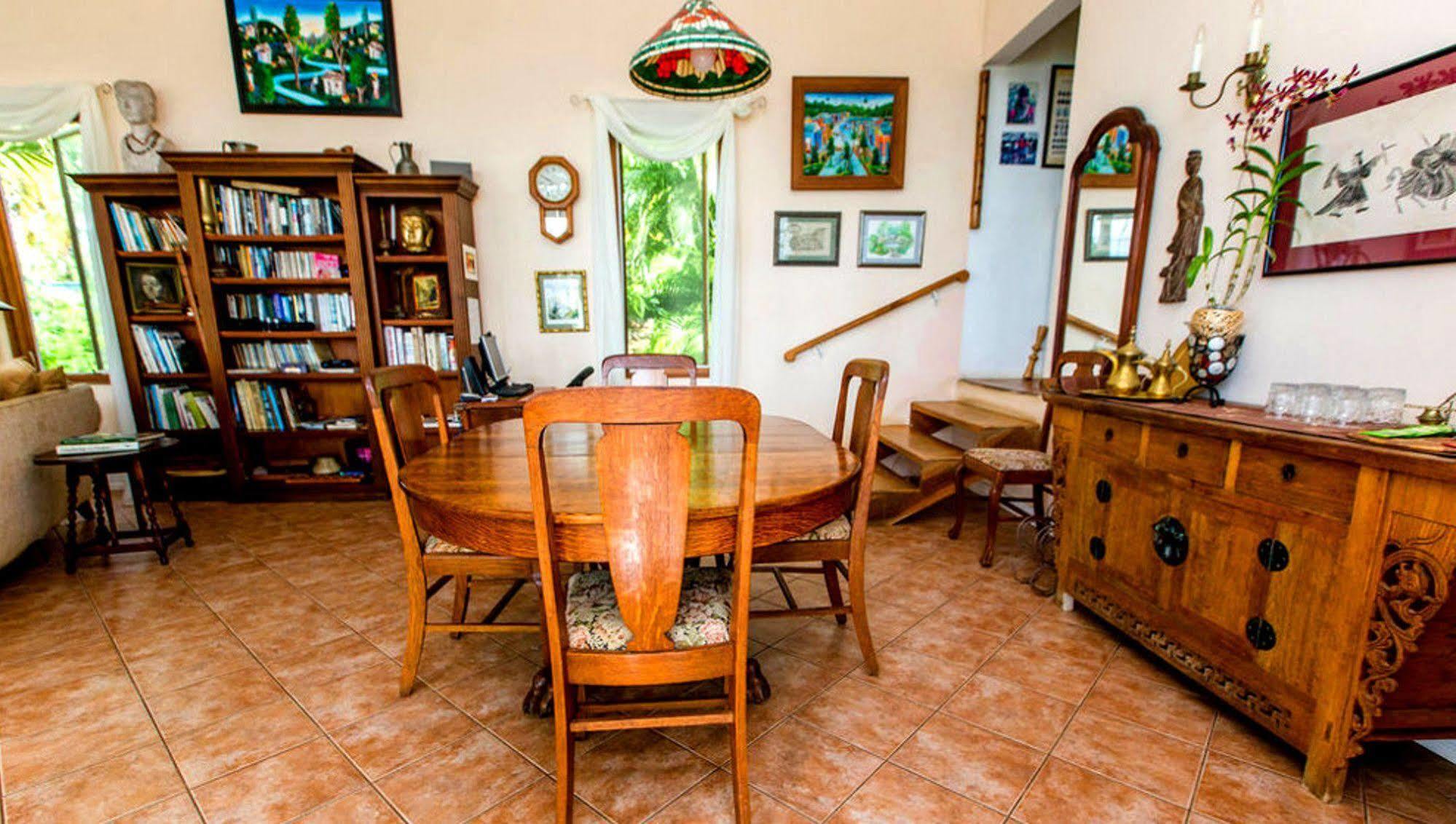 Nature'S Paradise Bed & Breakfast Мариго Бей Екстериор снимка