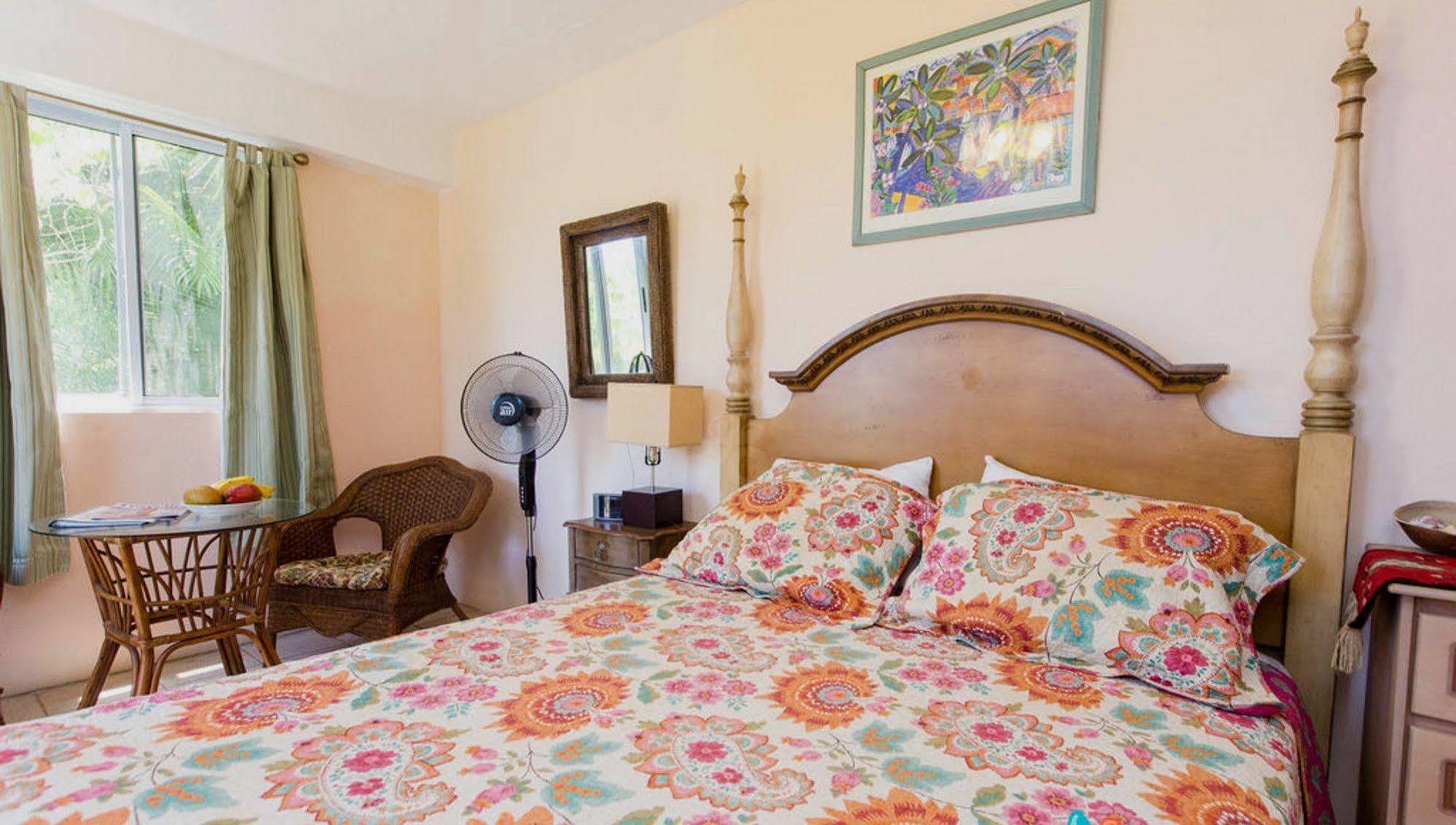 Nature'S Paradise Bed & Breakfast Мариго Бей Екстериор снимка