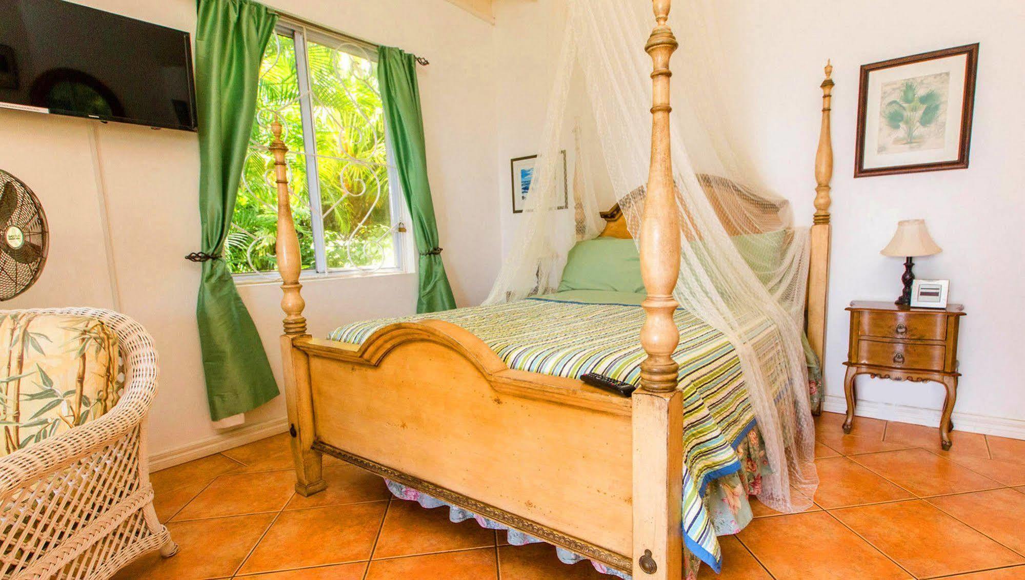 Nature'S Paradise Bed & Breakfast Мариго Бей Екстериор снимка